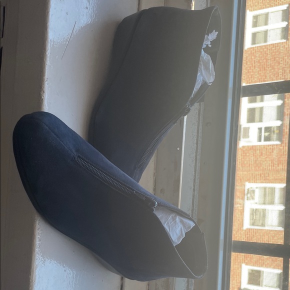 AEROSOLES Dark Gray Ankle Booties - Picture 1 of 7